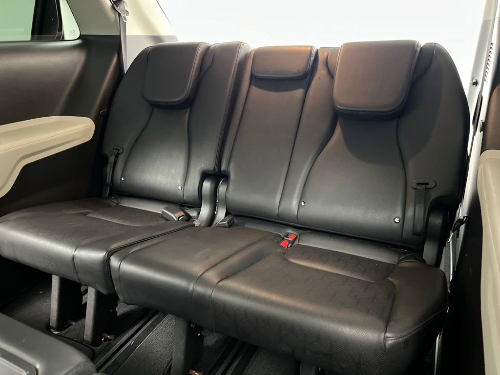 Used 2024 Kia Carnival LX image 35