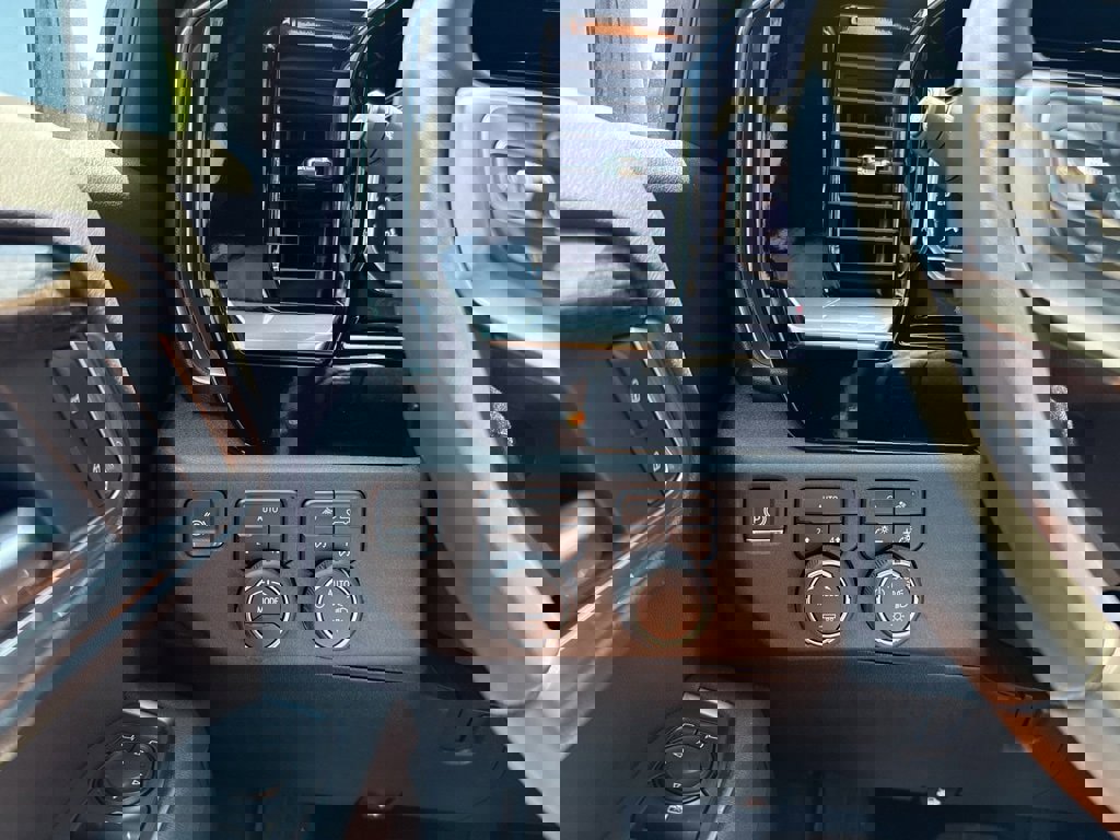 New 2025 Chevrolet Silverado 1500 LT w/ Safety Package image 20