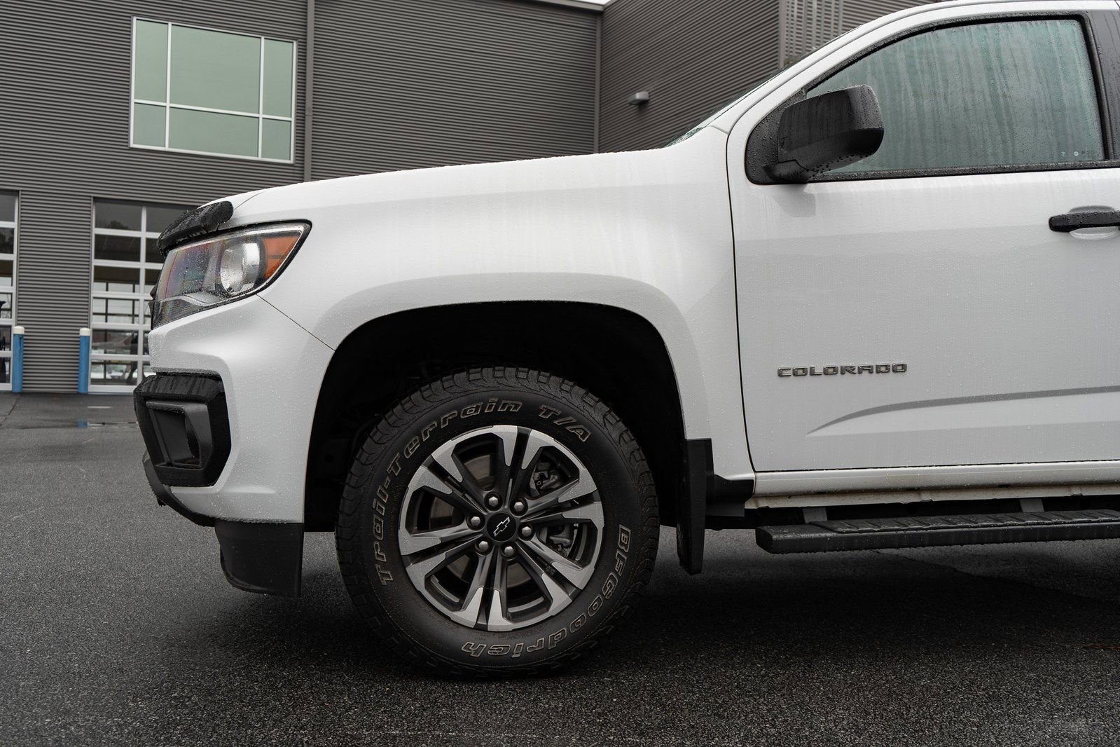 Used 2021 Chevrolet Colorado Z71 w/ Safety Package AWD/4WD image 4