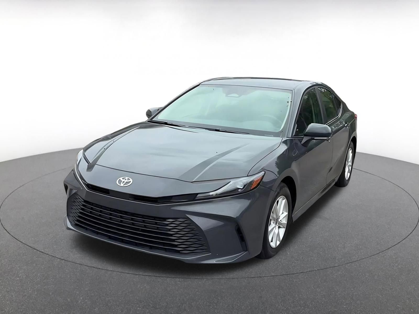 Used 2025 Toyota Camry LE FWD image 4