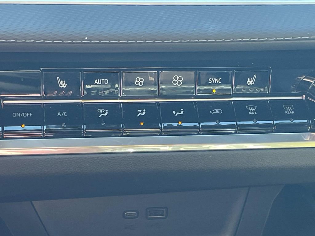 New 2026 Chevrolet Equinox LT w/ Convenience Package II image 23