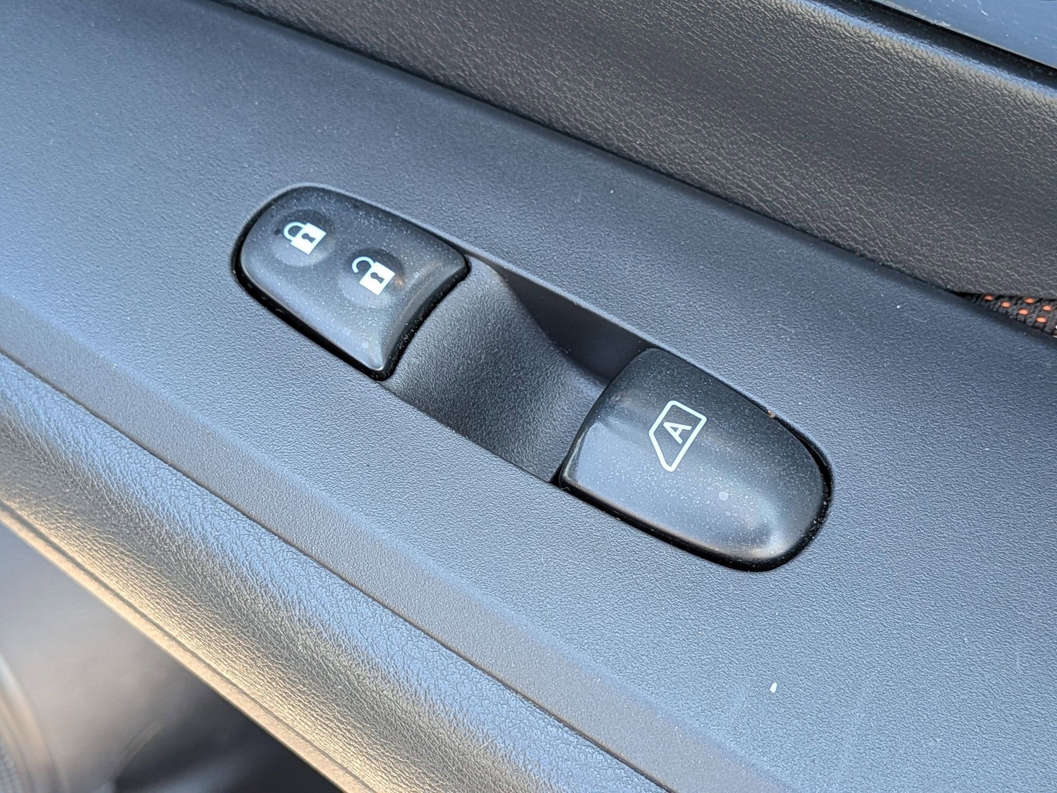 Used 2021 Nissan Kicks SR w/ Exterior Package image 33