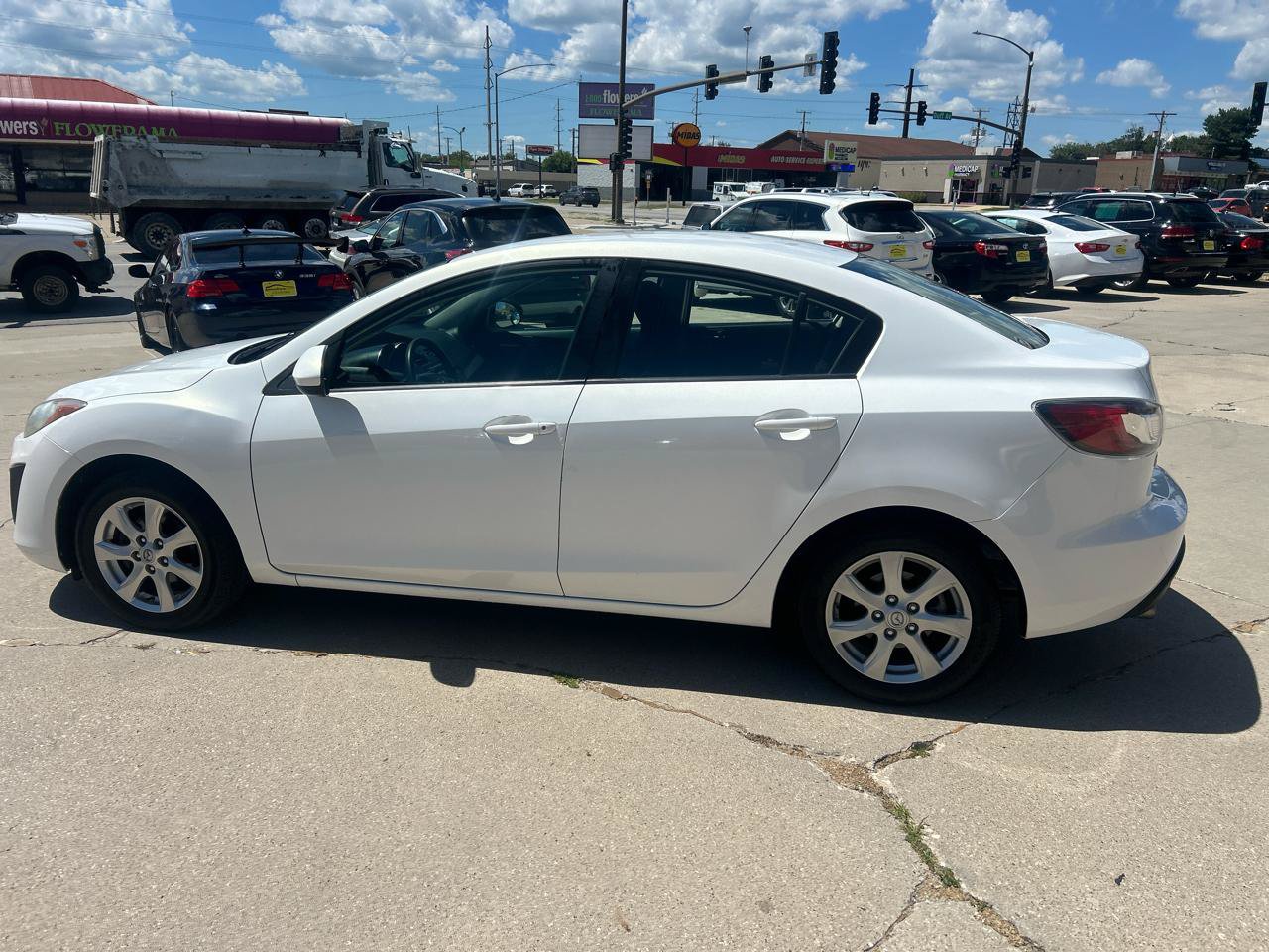 Used 2011 MAZDA MAZDA3 i Touring FWD image 6