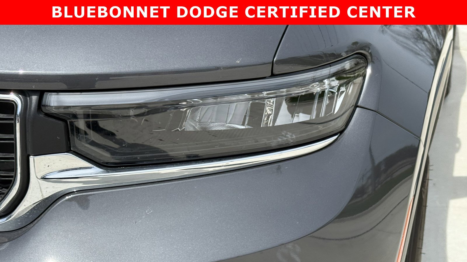 Used 2025 Jeep Grand Cherokee L Laredo image 4