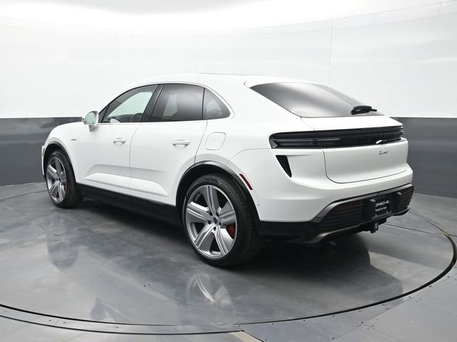 New 2026 Porsche Macan Turbo Electric AWD/4WD image 3