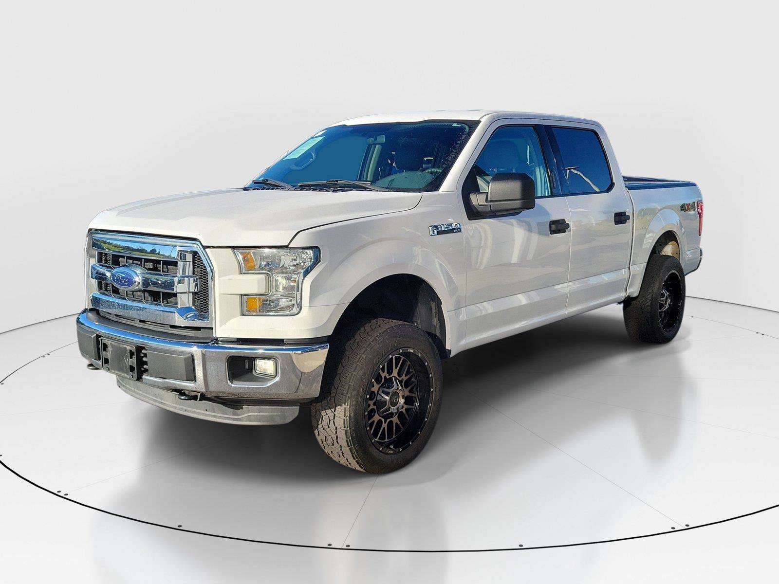 Used 2015 Ford F150 XLT AWD/4WD image 2