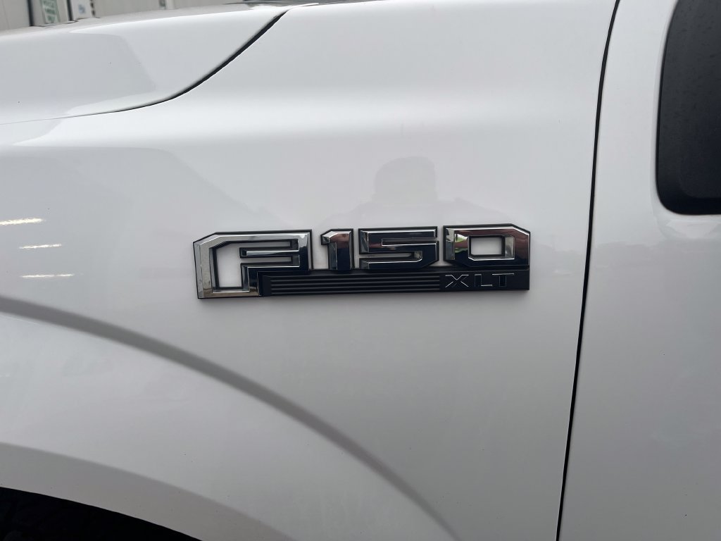 Used 2020 Ford F150 XLT w/ Equipment Group 302A Luxury AWD/4WD image 39