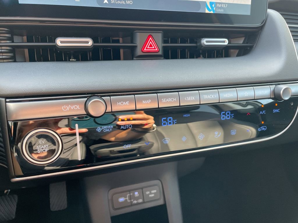 New 2025 Hyundai Ioniq 5 SEL image 44