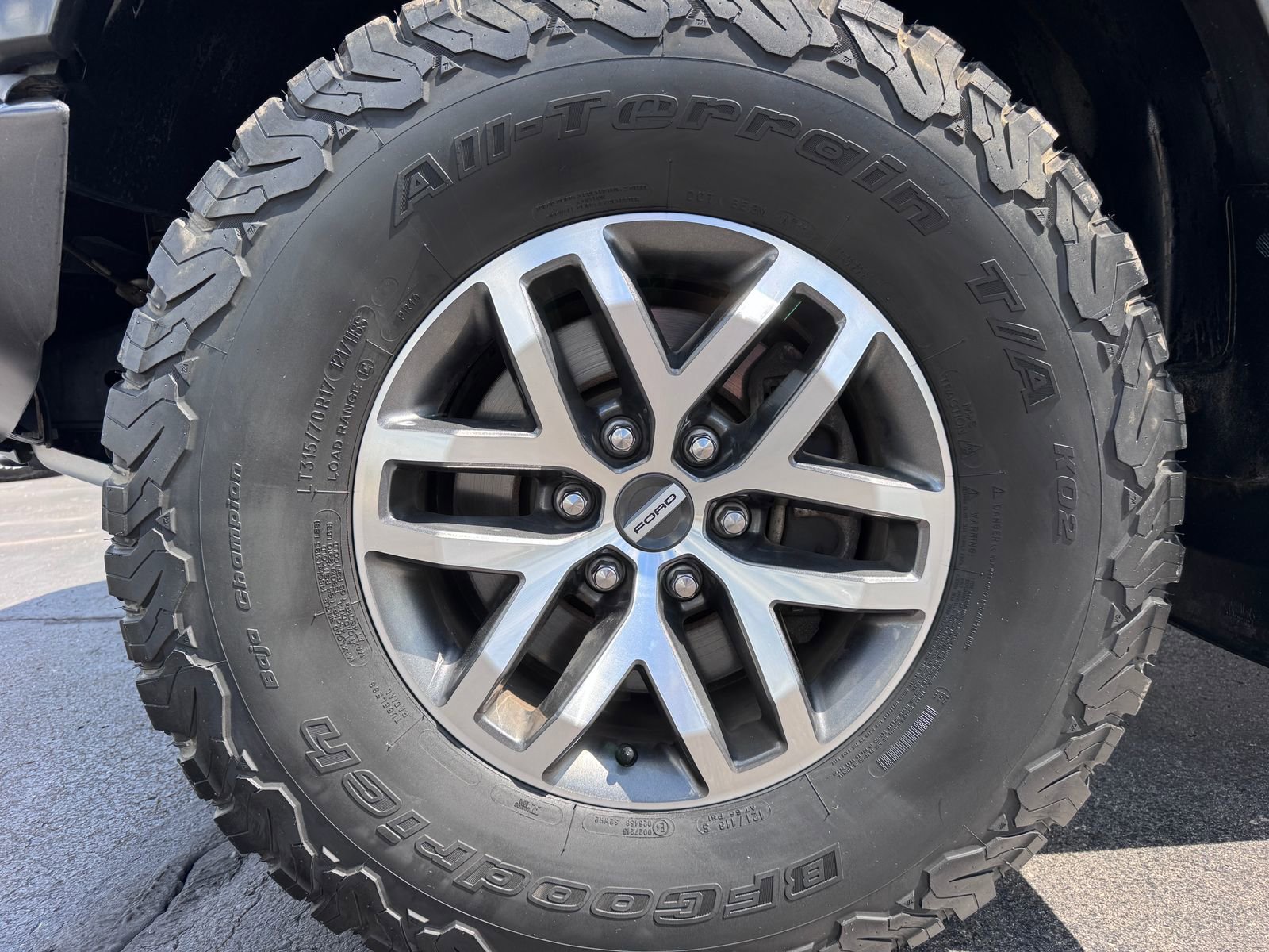 Used 2017 Ford F150 Raptor w/ Equipment Group 802A Luxury image 31