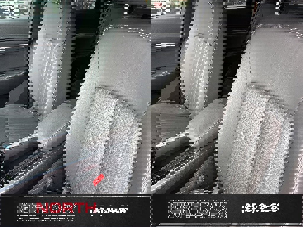 Used 2023 Audi e-tron Premium Plus w/ Premium Plus Package image 4