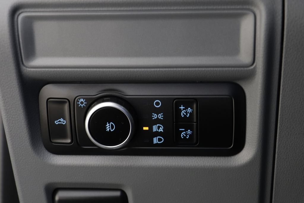 Used 2023 Ford F150 4x4 SuperCrew image 7
