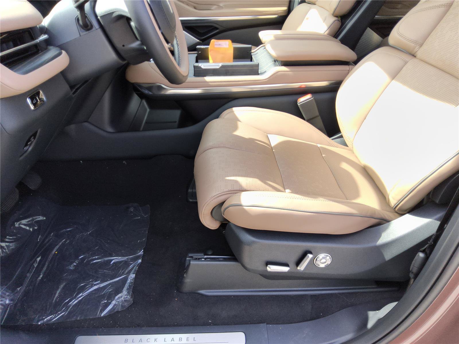 New 2027 Lincoln Navigator Black Label AWD/4WD image 13
