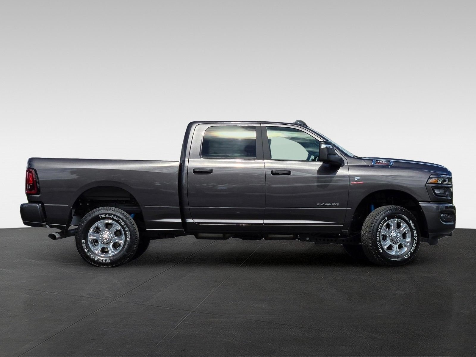 New 2026 RAM 2500 Big Horn AWD/4WD image 4