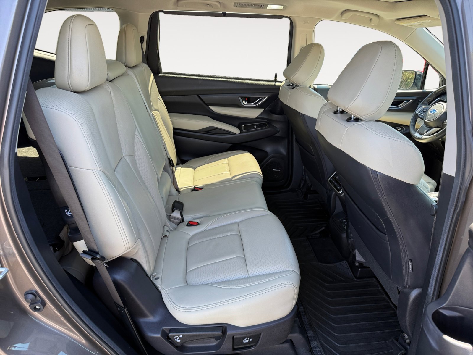Used 2022 Subaru Ascent Limited w/ Technology Package AWD/4WD image 18