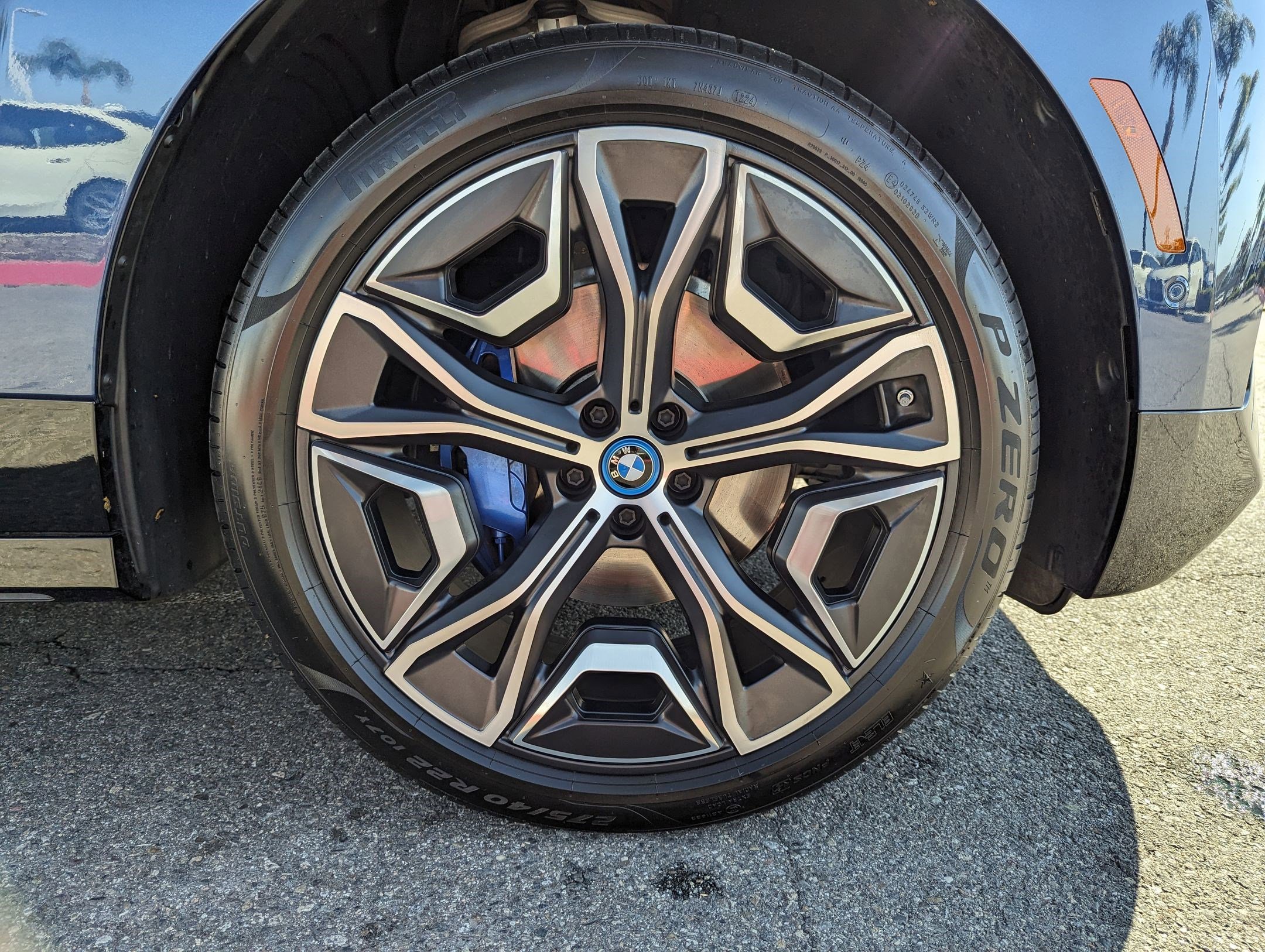 Used 2025 BMW iX xDrive50 w/ Premium Package image 13