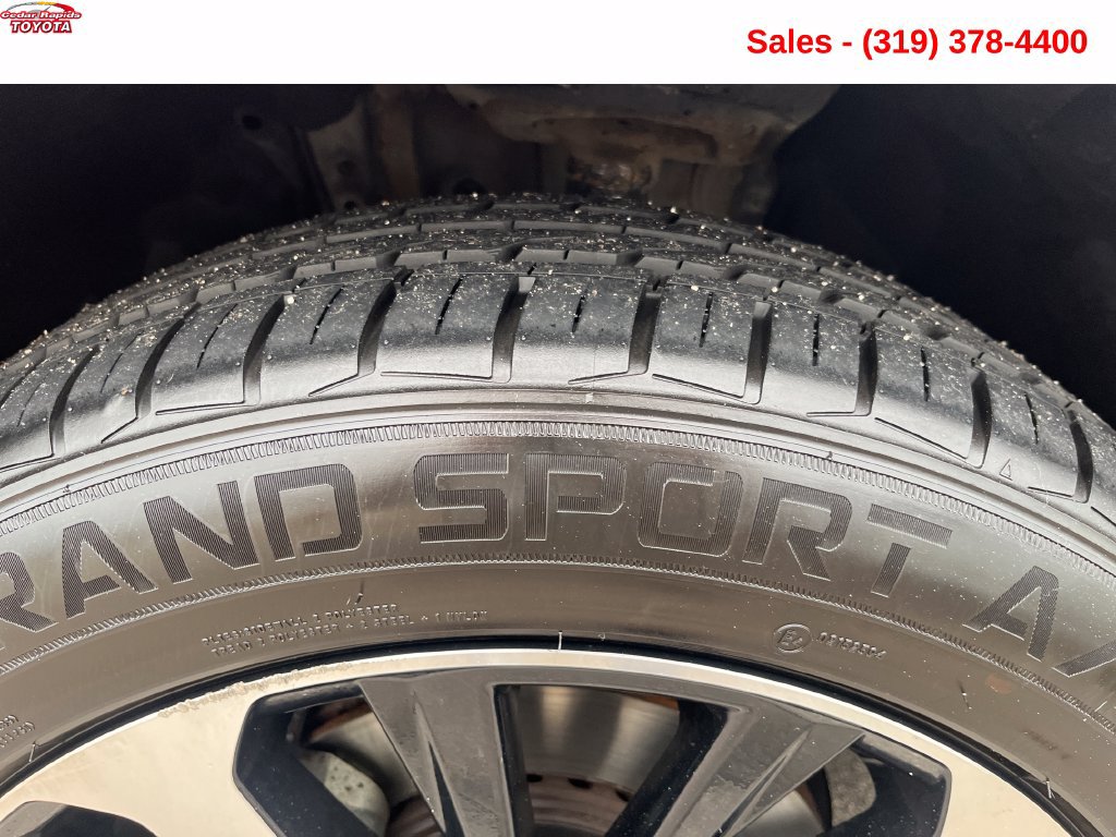 Used 2022 Toyota Highlander XSE AWD/4WD image 13