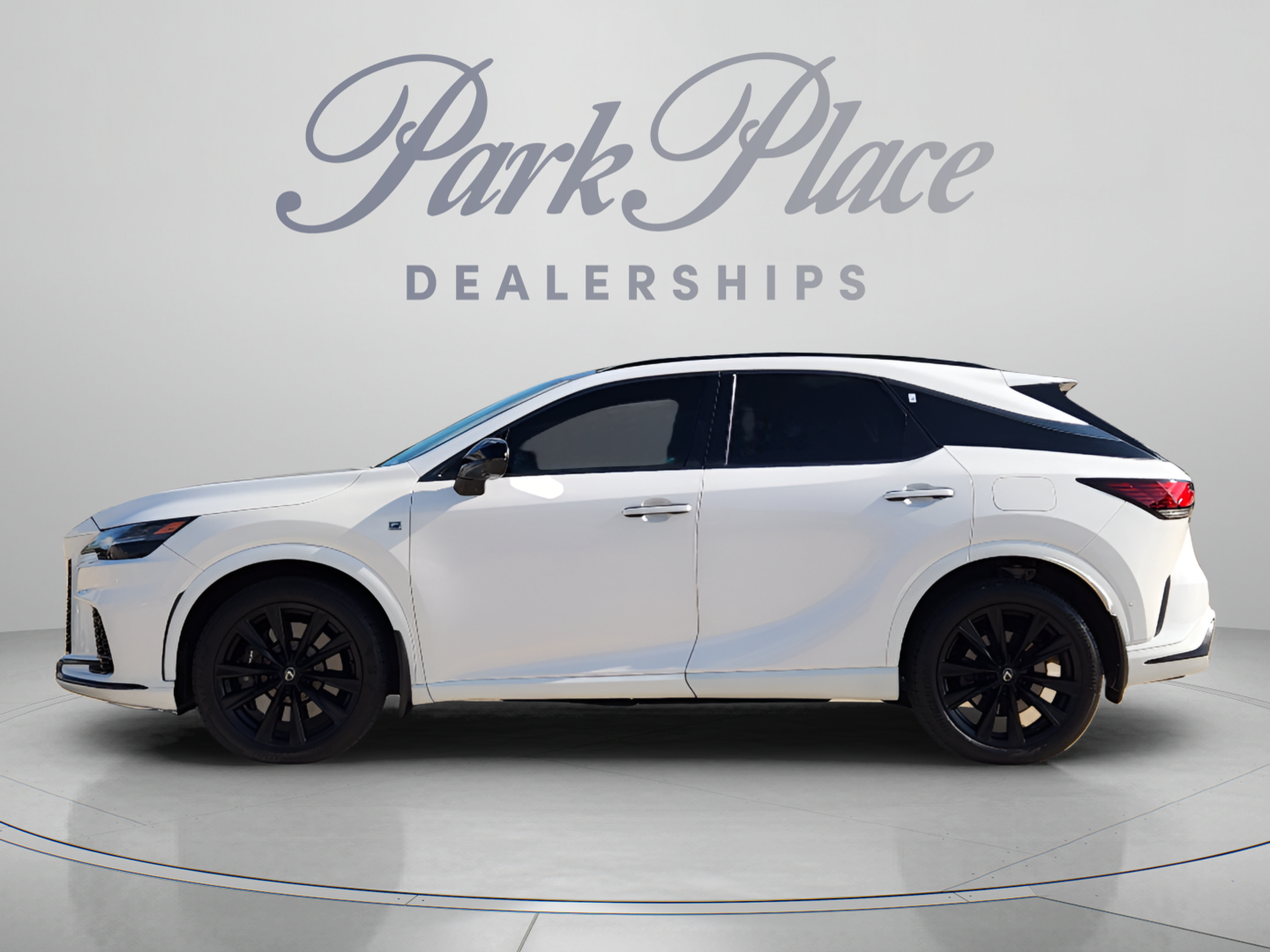 Used 2023 Lexus RX 500h F Sport w/ Cold Area Package AWD/4WD image 2