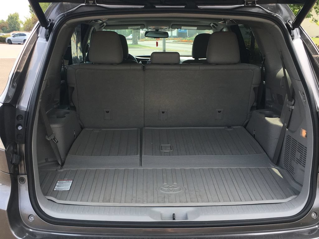 Used 2016 Toyota Highlander XLE AWD/4WD image 6