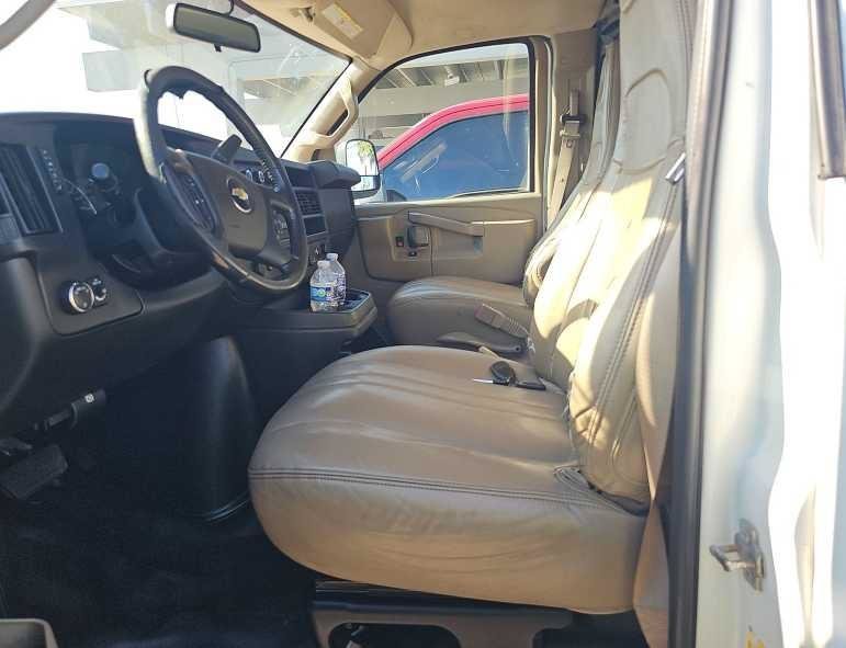 Used 2021 Chevrolet Express 2500 w/ Enhanced Convenience Package RWD image 3