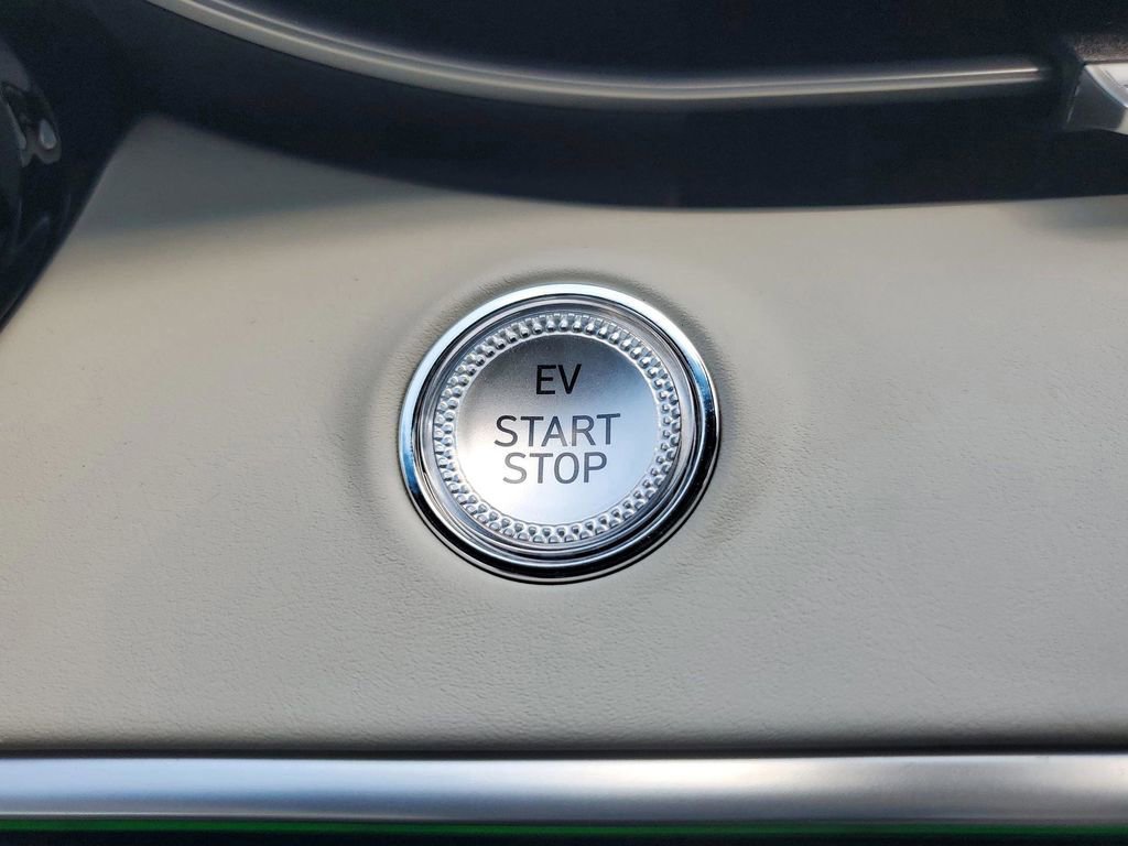 New 2025 Genesis Electrified GV70 Advanced w/ Prestige Package image 23