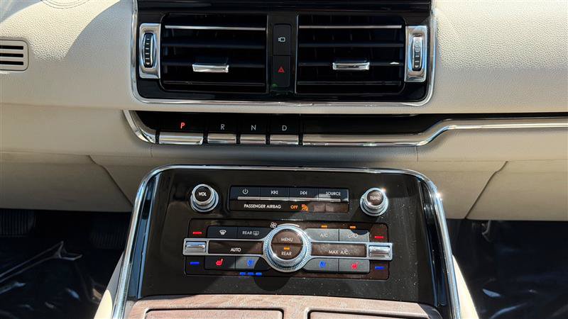 Used 2021 Lincoln Navigator Reserve w/ Luxury Package AWD/4WD image 28