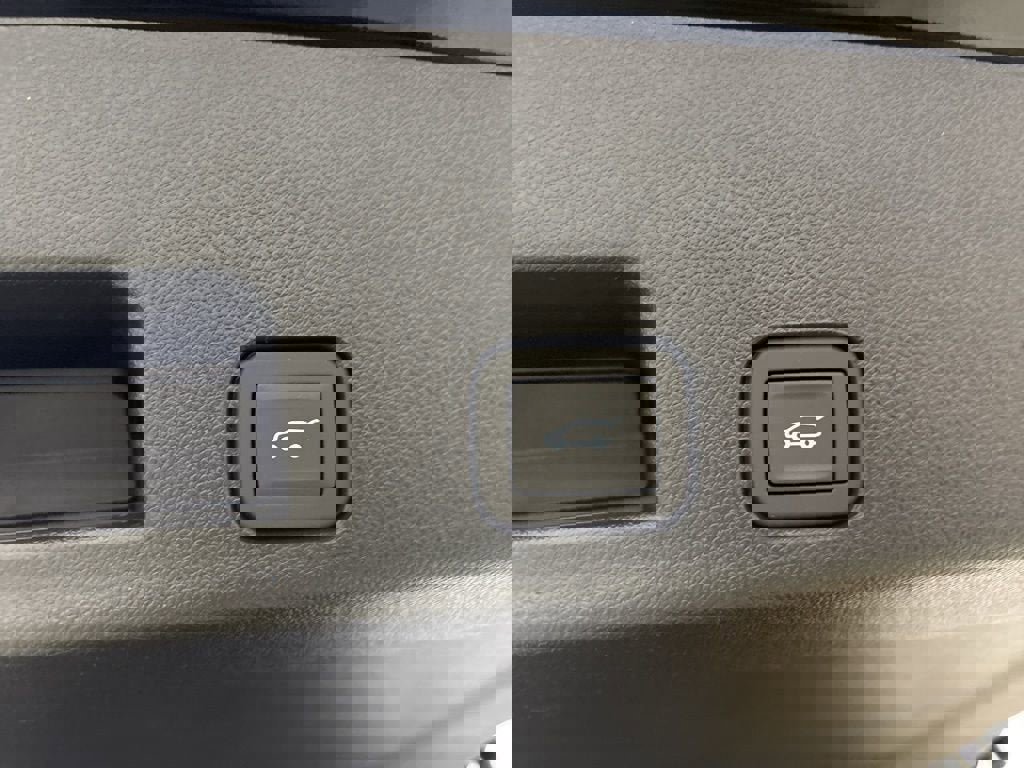 New 2026 Chevrolet Traverse RS w/ LPO, Floor Liner Package AWD/4WD image 37