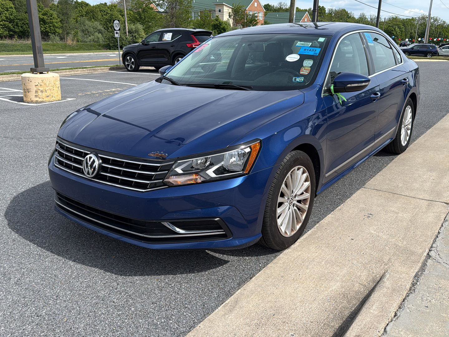Used 2017 Volkswagen Passat 1.8T SE FWD image 2