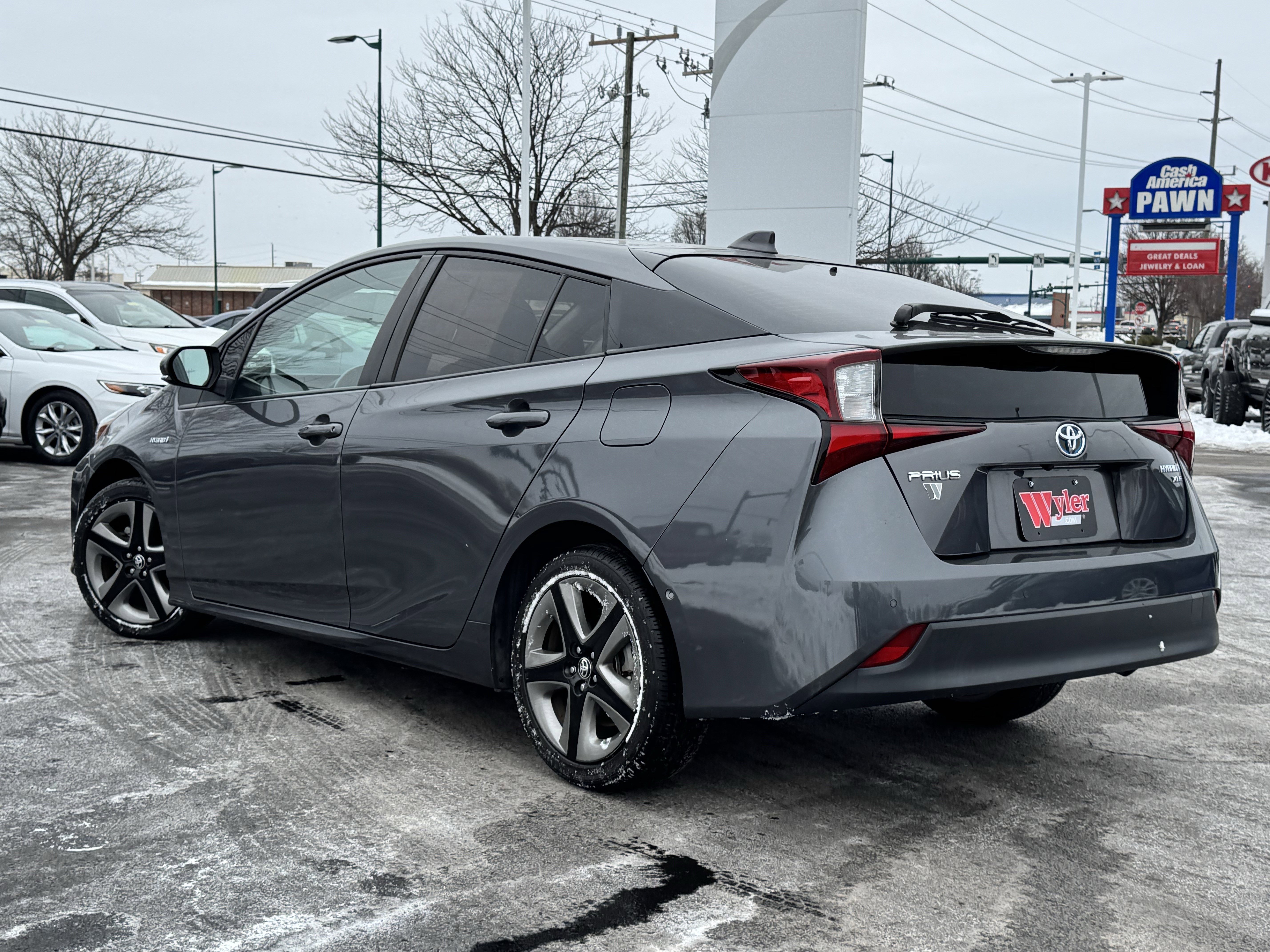 Used 2021 Toyota Prius L Eco image 17