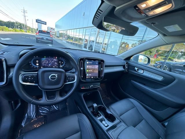 Certified 2025 Volvo XC40 B5 Core AWD/4WD image 21