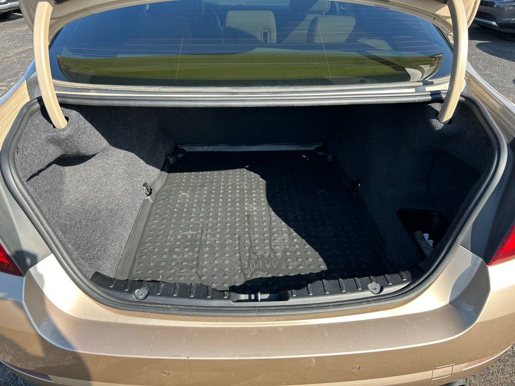 Used 2011 BMW 535i xDrive Sedan AWD/4WD image 28