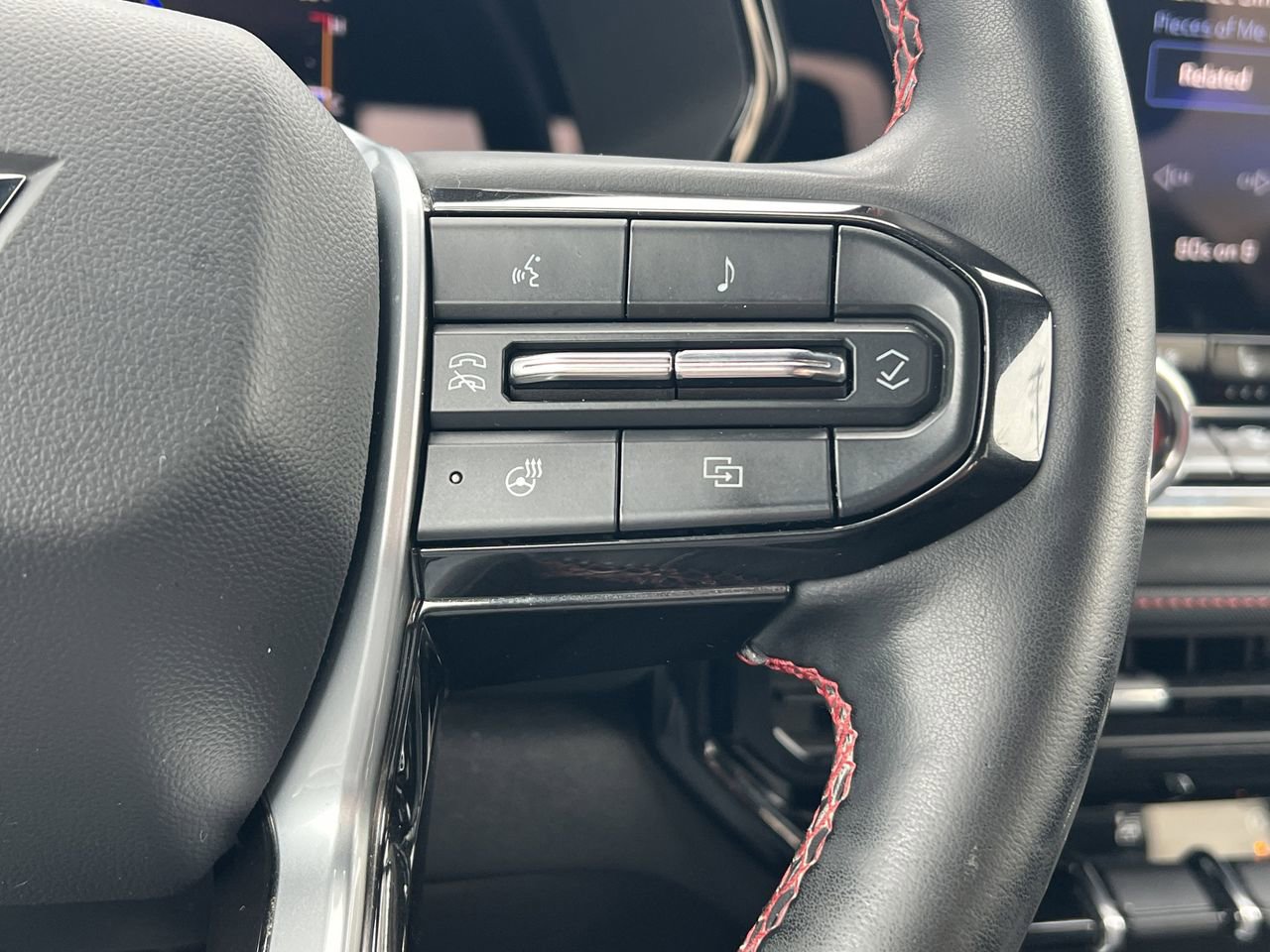 Used 2023 Chevrolet Colorado Z71 w/ Z71 Convenience Package 2 image 15