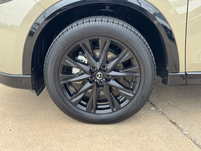 Used 2024 MAZDA CX-5 Carbon Edition image 9
