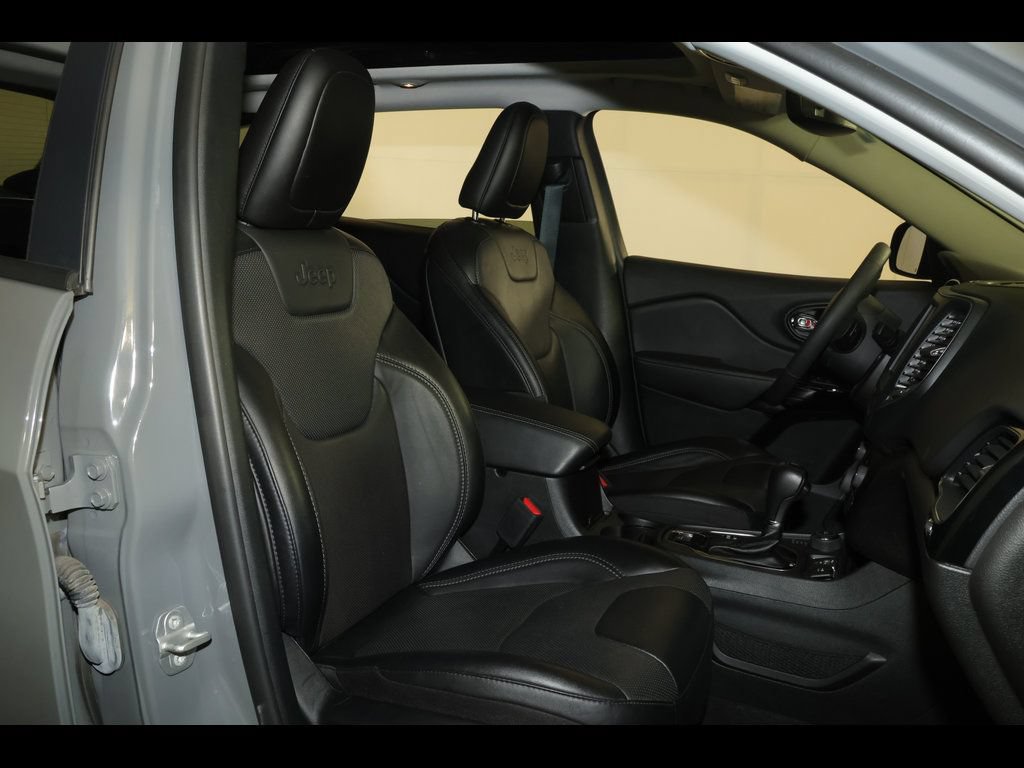 Used 2023 Jeep Cherokee Altitude Lux w/ Lux Elite Package AWD/4WD image 32