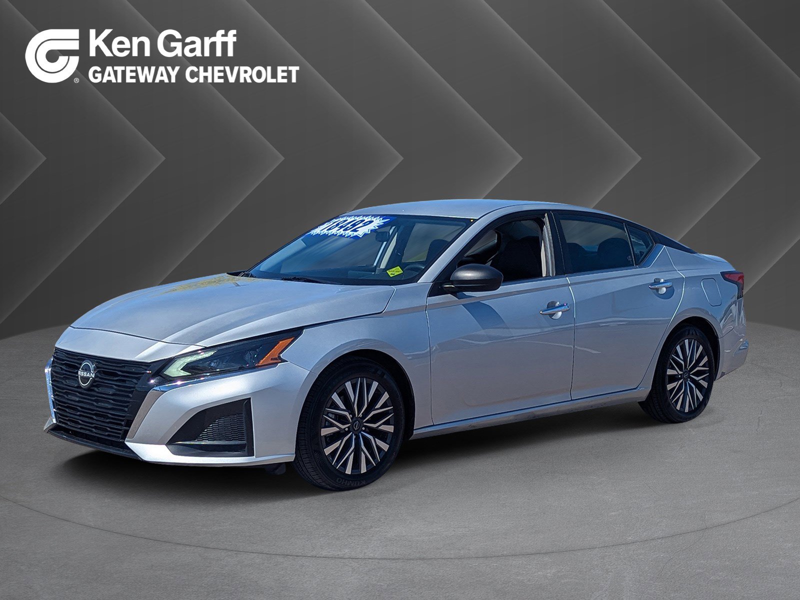Used 2024 Nissan Altima 2.5 SV image 1