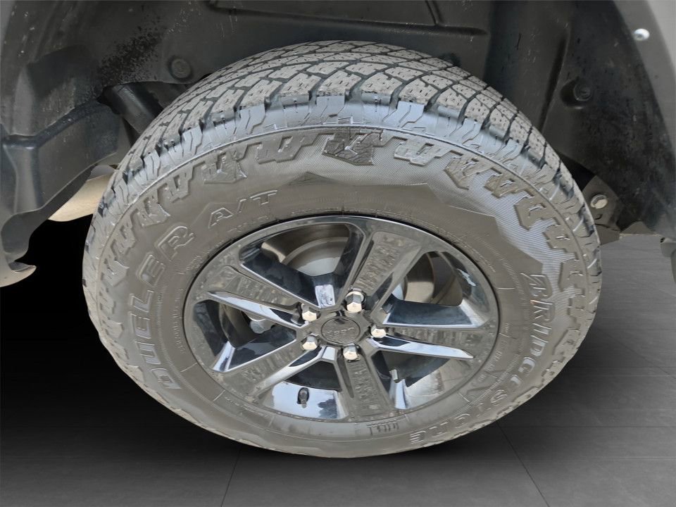 Used 2023 Jeep Wrangler Unlimited Sahara AWD/4WD image 35