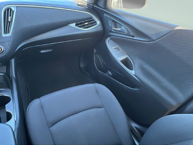 Used 2025 Chevrolet Malibu LT FWD image 14