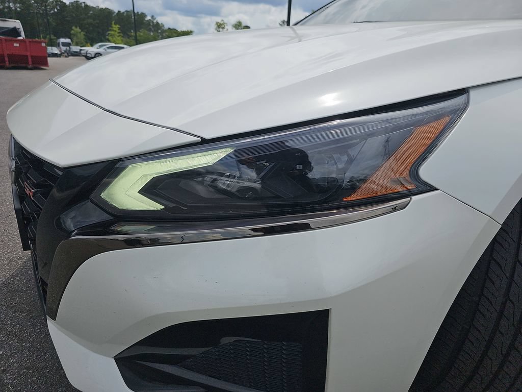 Used 2023 Nissan Altima 2.5 SR w/ SR Premium Package FWD image 36