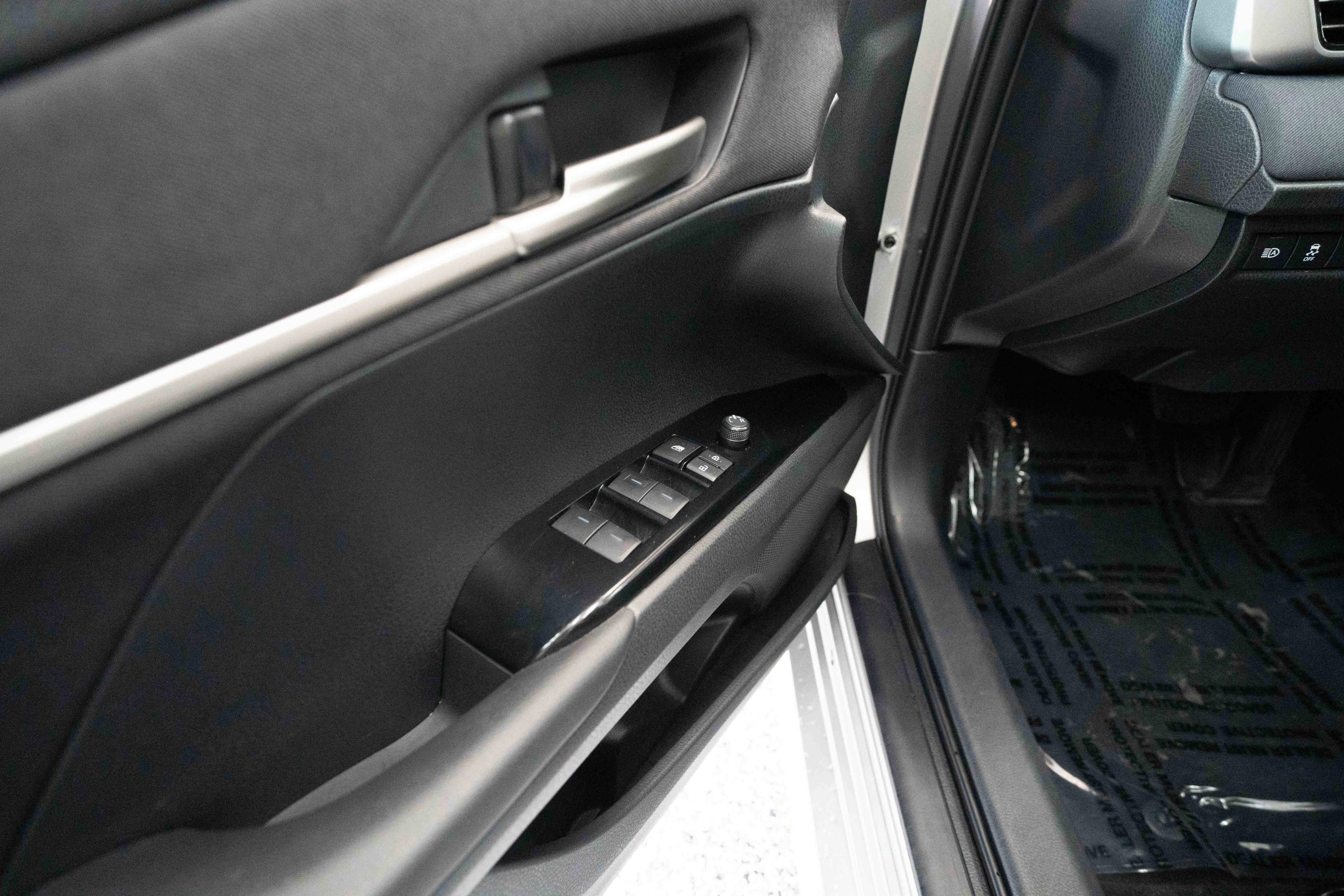 Used 2025 Toyota Camry LE FWD image 7