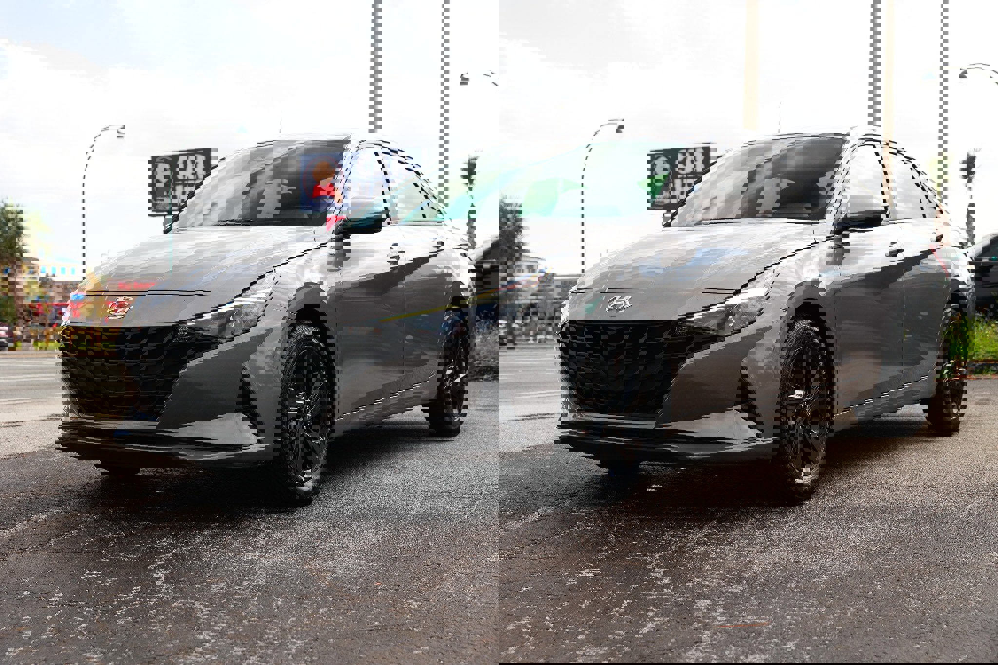 Used 2023 Hyundai Elantra SEL image 4