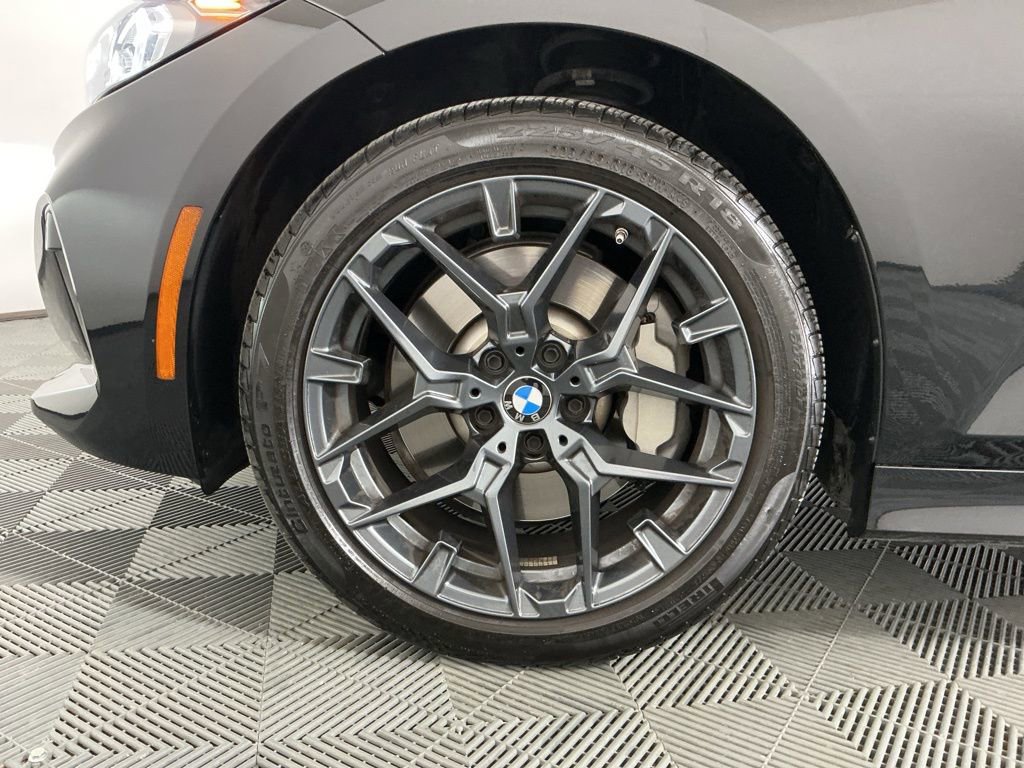 Certified 2025 BMW 330i xDrive Sedan w/ M Sport Package AWD/4WD image 32