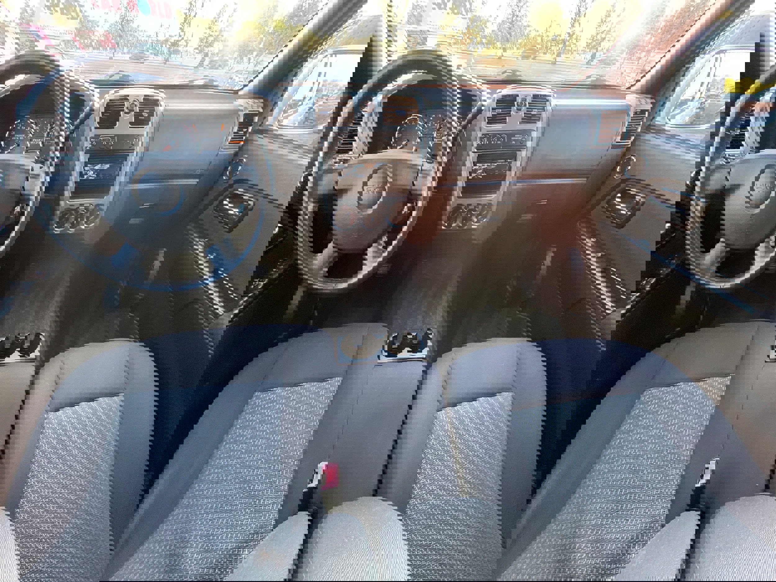 Used 2011 GMC Canyon SLE image 18