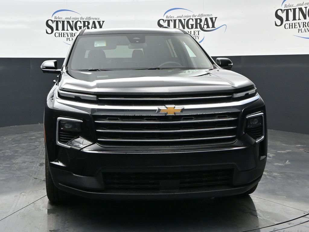Used 2025 Chevrolet Traverse LT w/ Driver Confidence Package AWD/4WD image 2