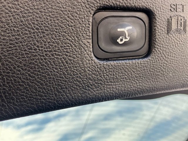 Used 2024 Ford Edge Titanium image 27