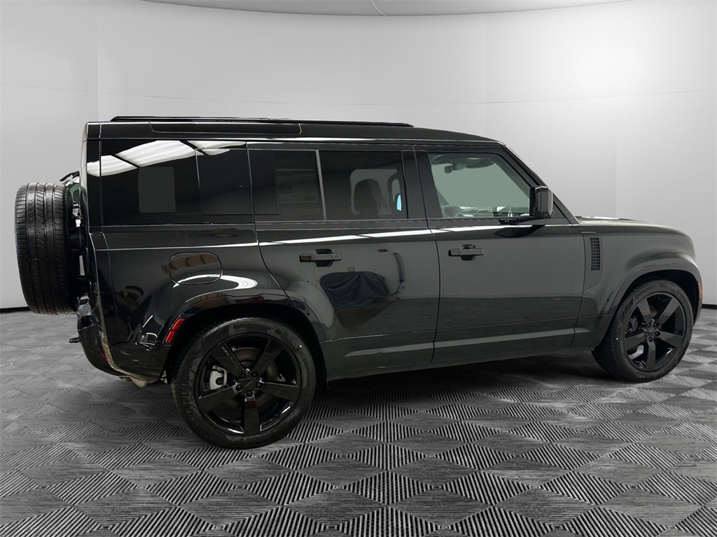 New 2026 Land Rover Defender 110 X-Dynamic SE image 6