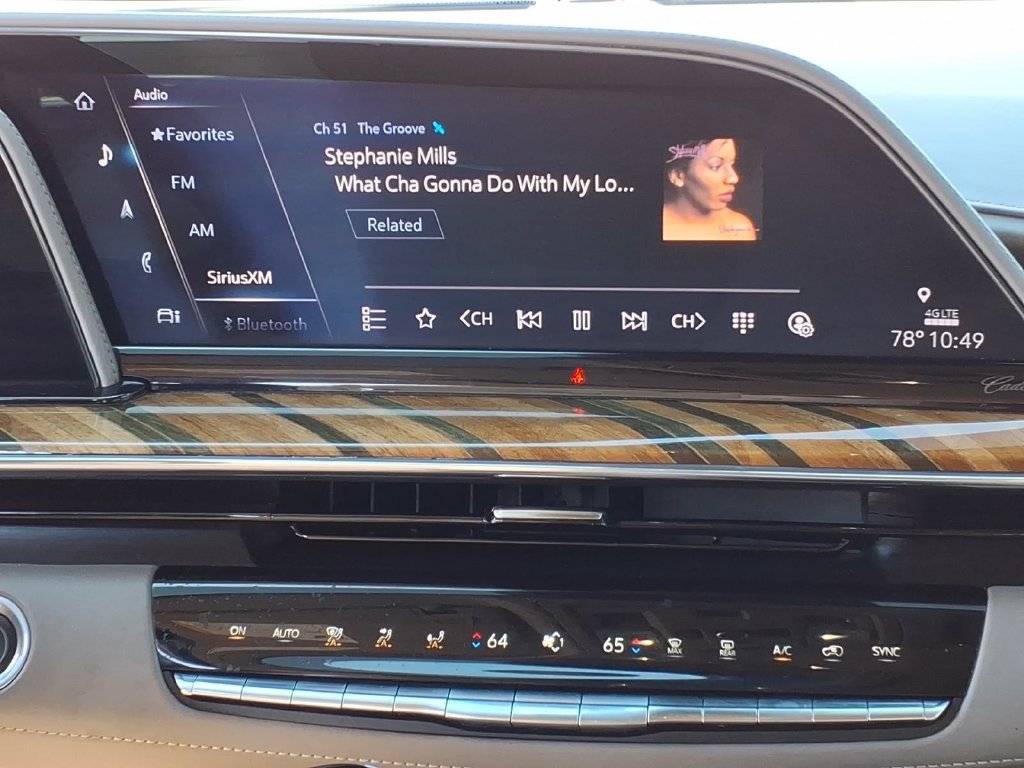 Used 2022 Cadillac Escalade Sport Platinum w/ LPO, ONYX Package AWD/4WD image 17