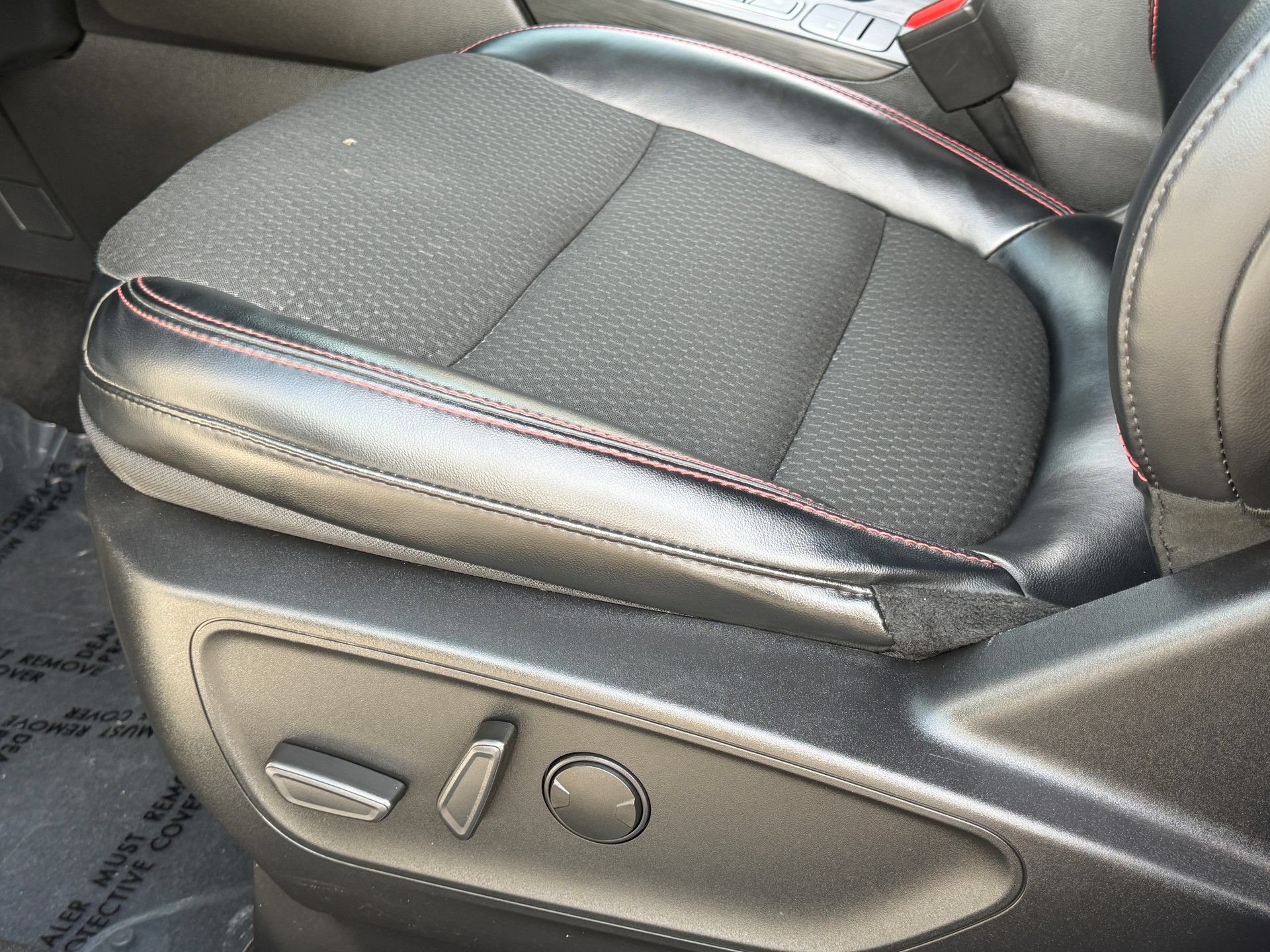 Used 2023 Ford Escape ST-Line Select AWD/4WD image 19