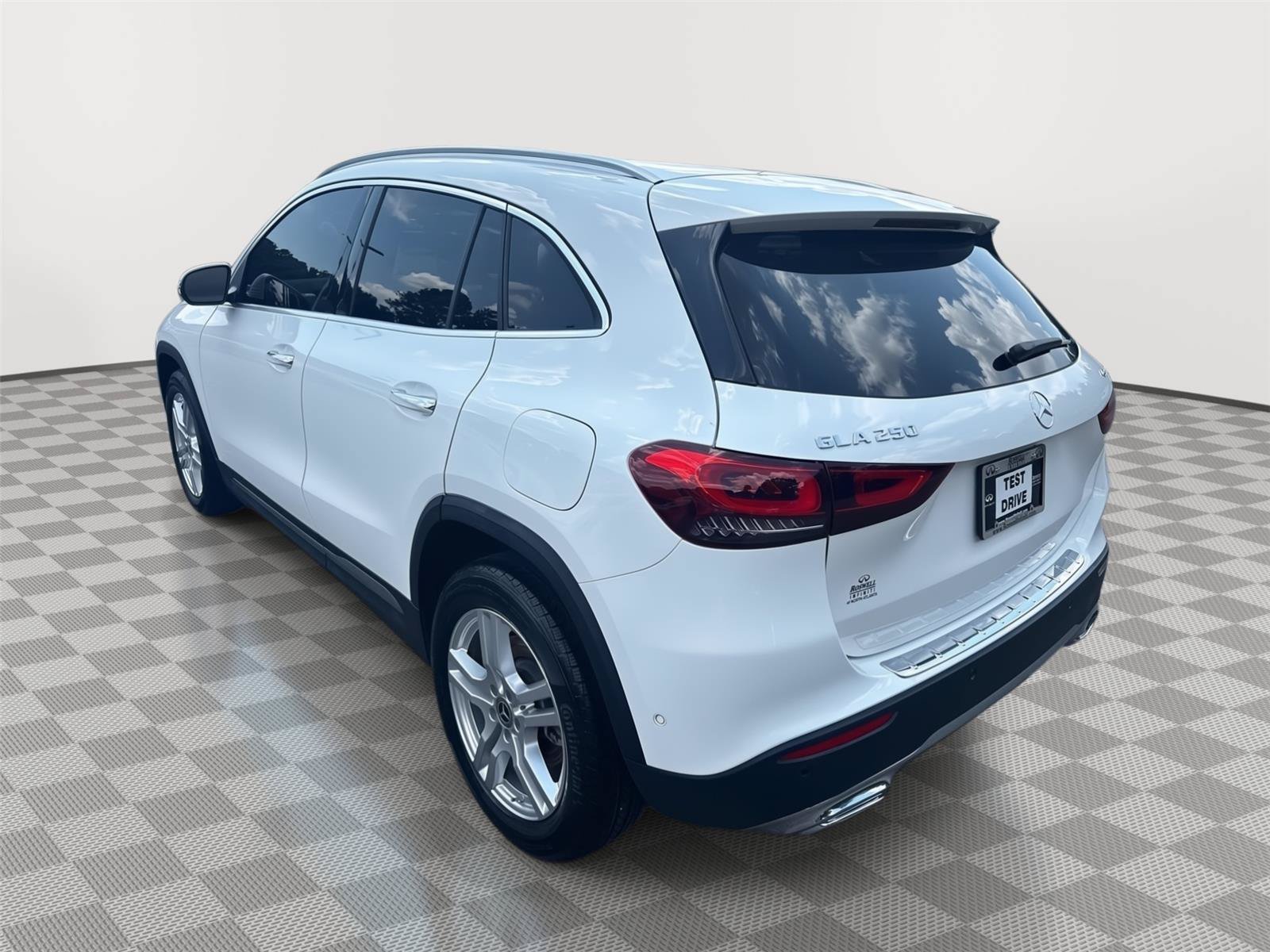 Used 2022 Mercedes-Benz GLA 250 4MATIC image 8