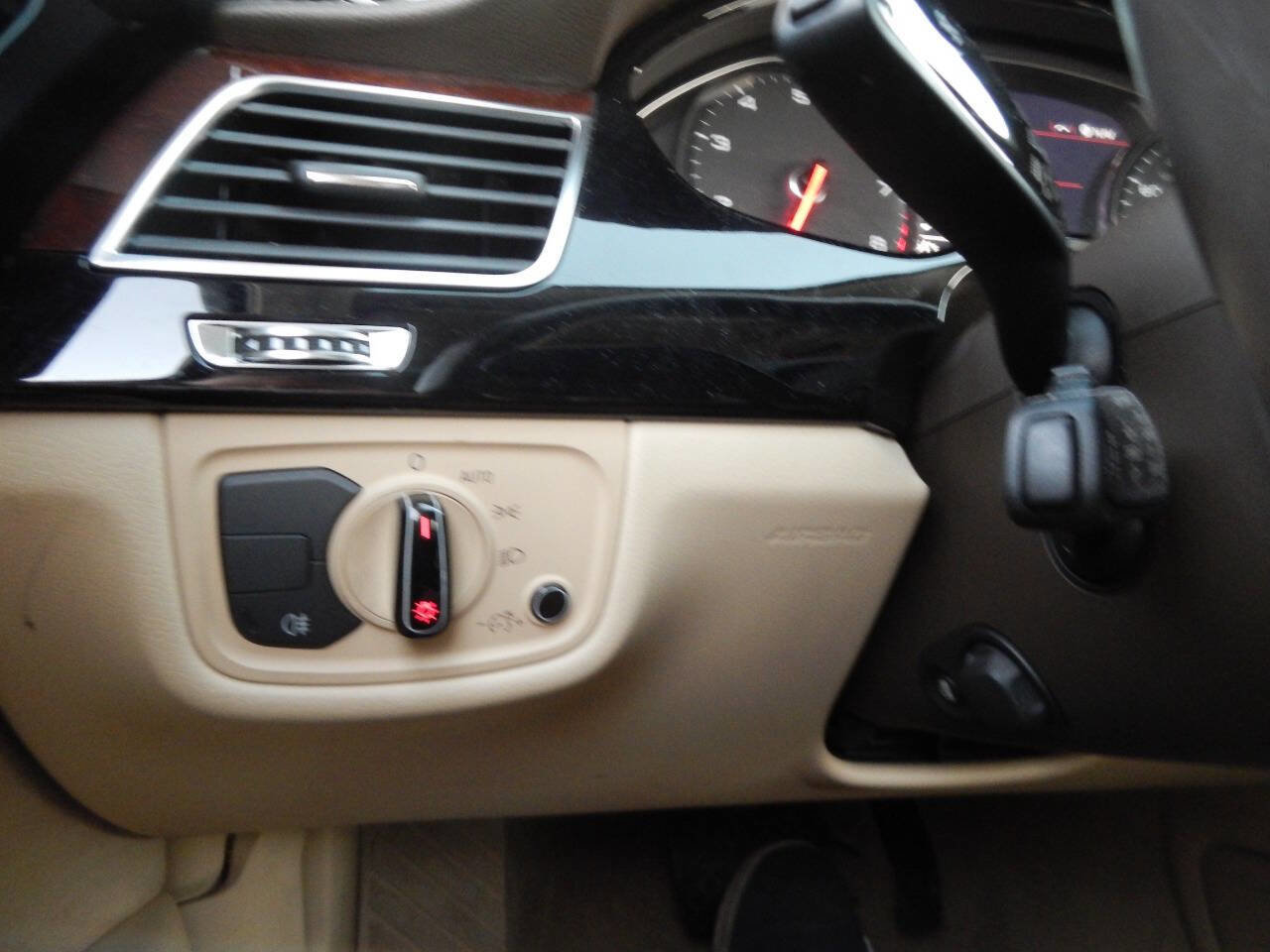 Used 2013 Audi A8 L 3.0T image 42