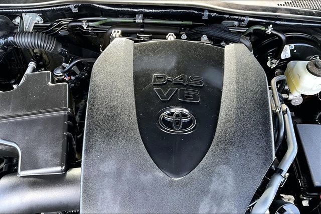 Used 2022 Toyota Tacoma TRD Sport w/ Technology Package image 32