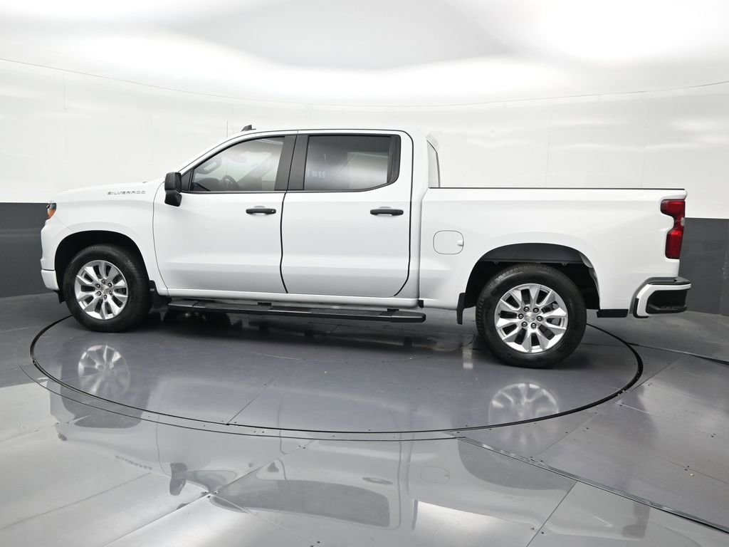 Used 2024 Chevrolet Silverado 1500 Custom RWD image 2